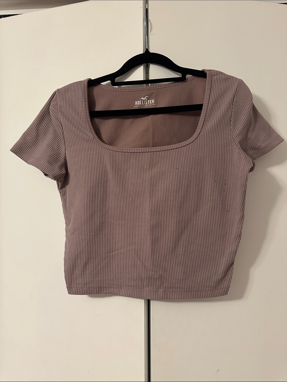 Hollister Dusty Mauve Ribbed Scoop-Neck Crop Top
